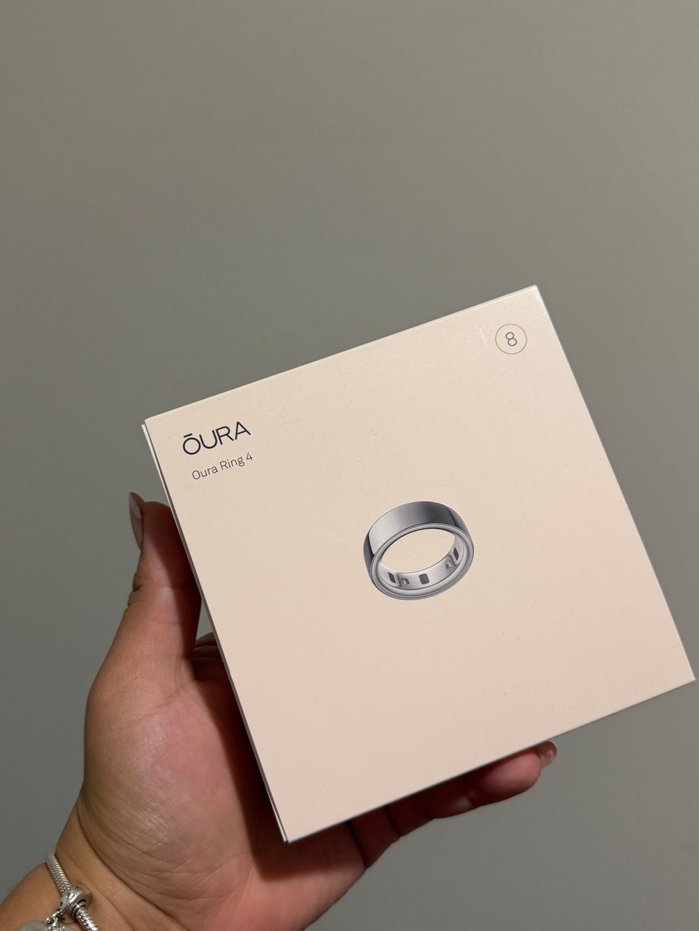 Oura Ring 4 Box - Silver Ring Image (Size 8)